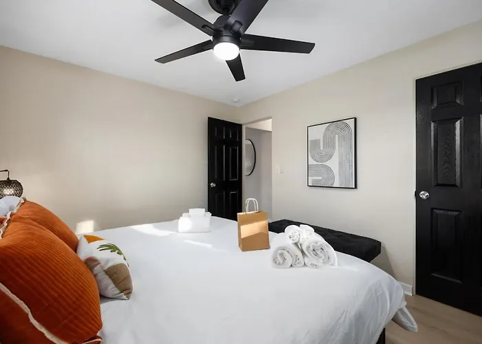 Hines Haven - Unit 2 - Perfect For Hébergement de vacances